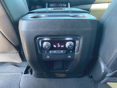 Used 2024 GMC Yukon Denali AWD/4WD image 22