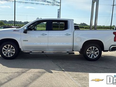 Used 2021 Chevrolet Silverado 1500 LTZ w/ LTZ Premium Package AWD/4WD image 4