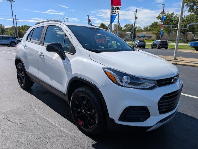 Used 2020 Chevrolet Trax LT w/ Redline Edition AWD/4WD image 7