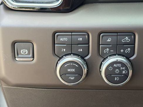 Used 2025 GMC Sierra 1500 Denali AWD/4WD image 23