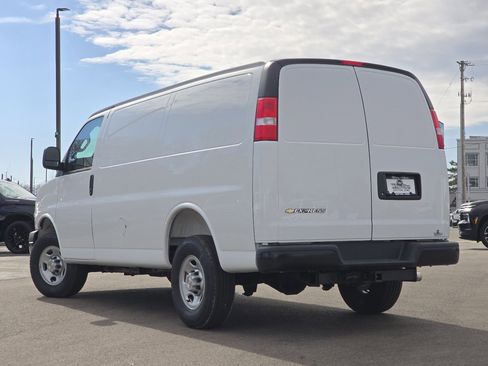 New 2026 Chevrolet Express 2500 w/ Driver Convenience Package RWD image 10