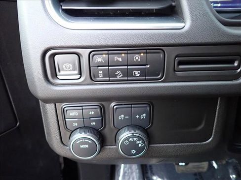 Used 2023 Chevrolet Tahoe Z71 w/ Luxury Package image 19