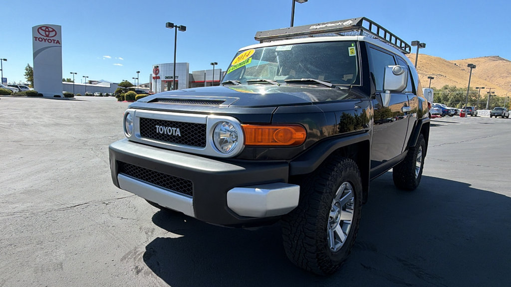 Used 2014 Toyota FJ Cruiser 4WD w/ Upgrade Package image 7