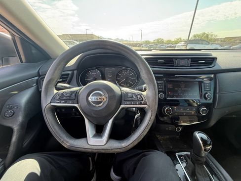 Used 2019 Nissan Rogue S FWD image 22