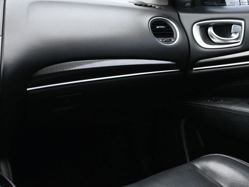 Used 2019 INFINITI QX60 Luxe w/ Essential Package FWD image 8