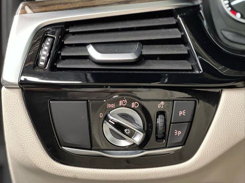 Used 2018 BMW M550i xDrive image 23