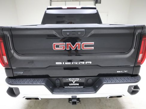 Used 2023 GMC Sierra 1500 SLT AWD/4WD image 3
