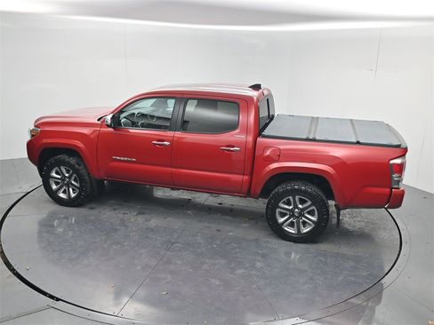 Used 2019 Toyota Tacoma Limited image 49
