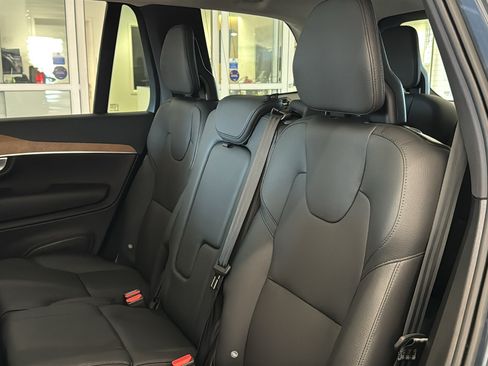 Used 2025 Volvo XC90 T8 Plus w/ Protection Package Premier AWD/4WD image 26