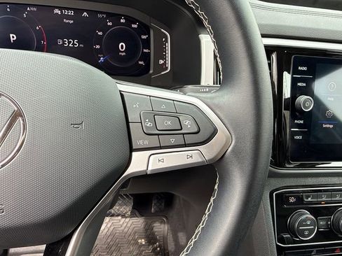 Certified 2023 Volkswagen Atlas SE w/ Black Wheel Package image 16