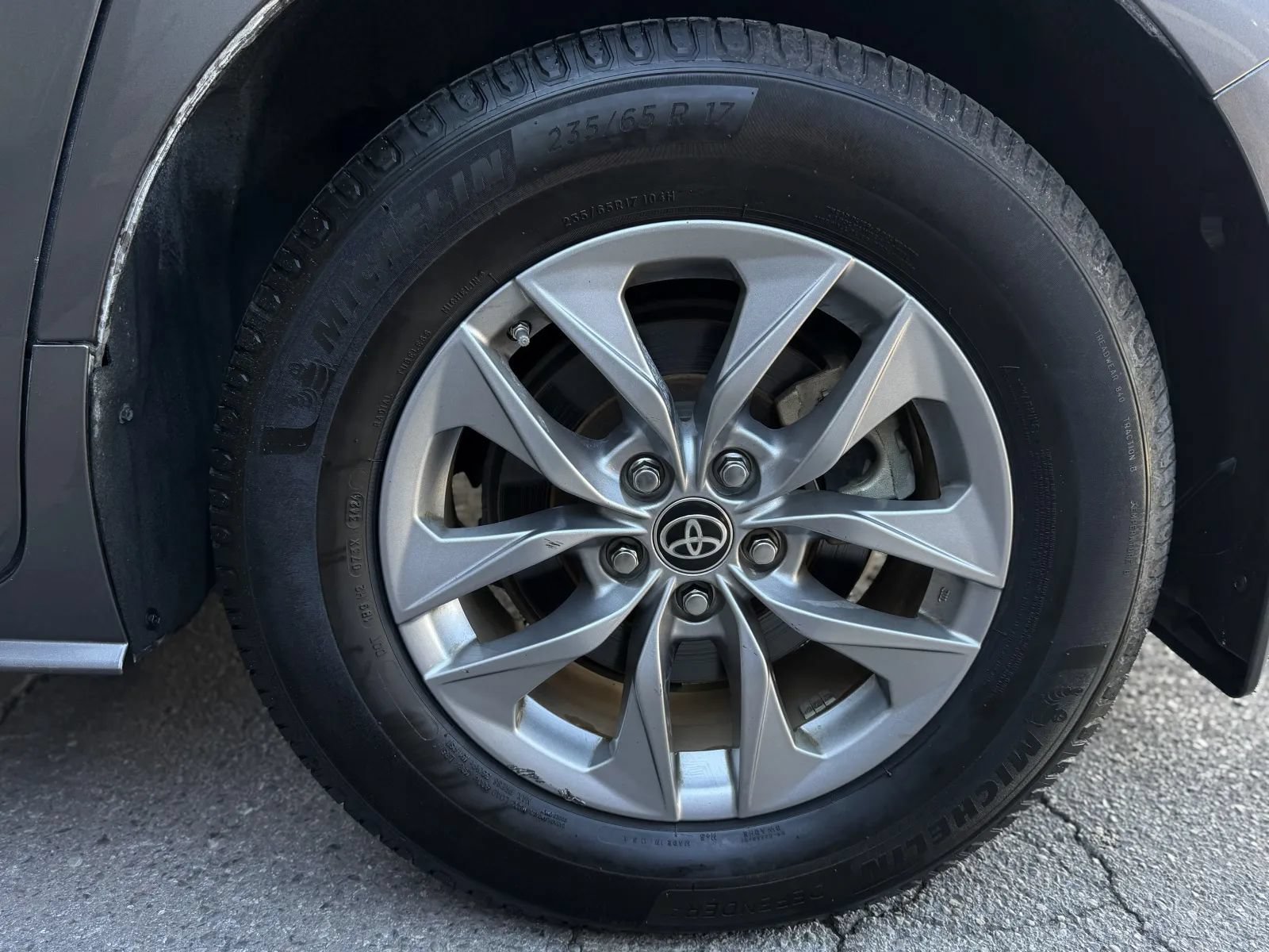 Used 2022 Toyota Sienna XLE FWD image 45