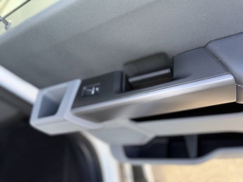 Used 2025 Ford F250 XLT image 42