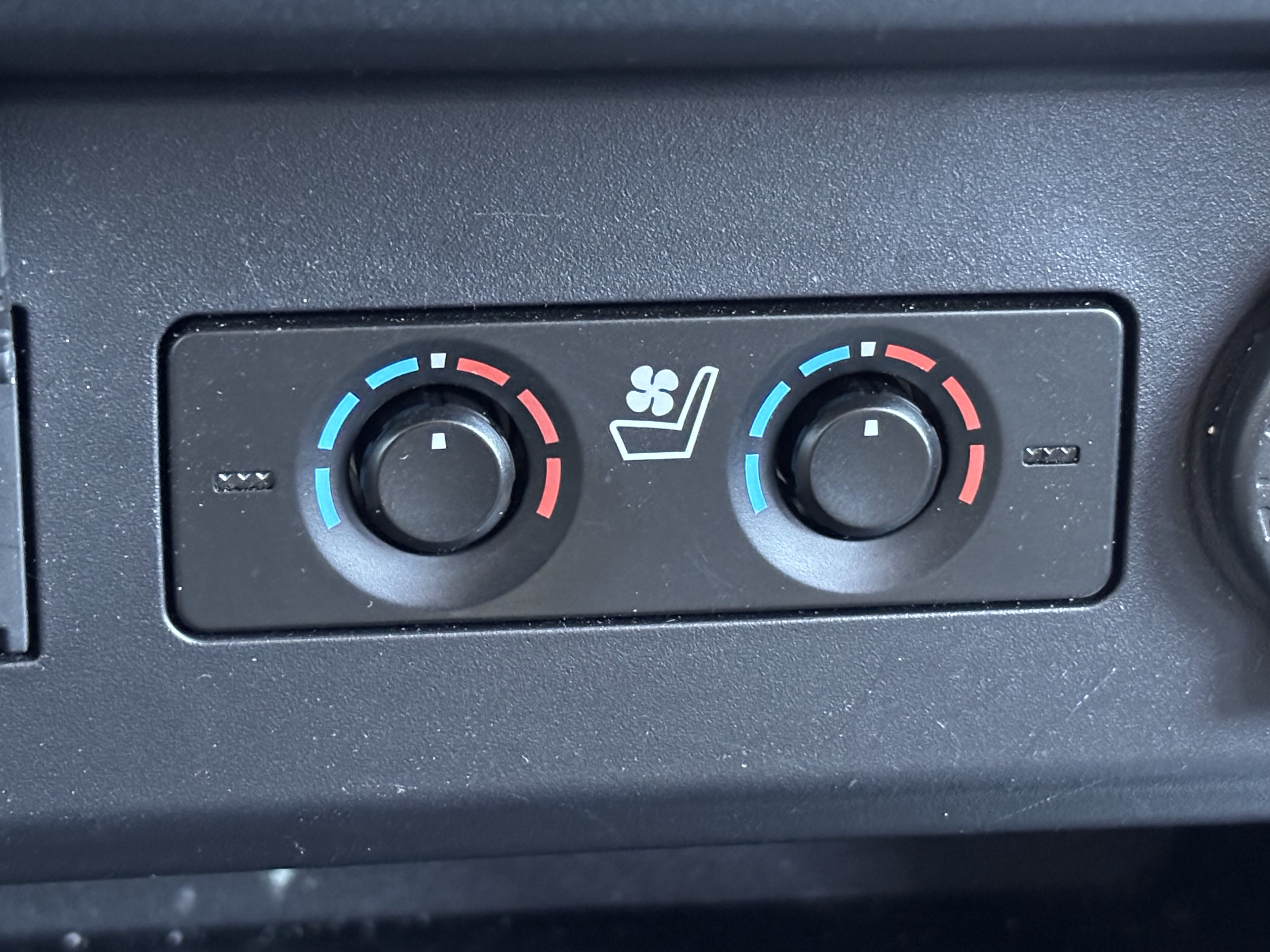 Used 2023 Toyota 4Runner Limited AWD/4WD image 29