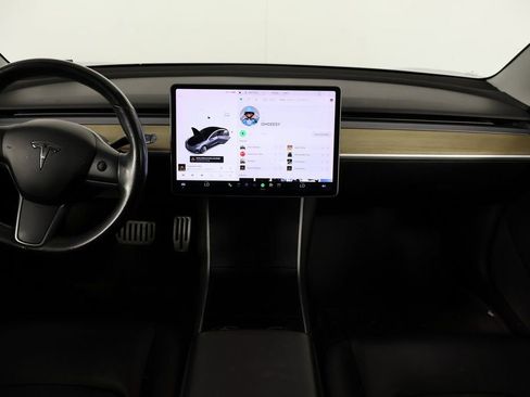 Used 2018 Tesla Model 3 Mid Range image 8