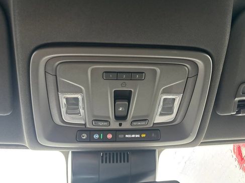 Used 2024 Chevrolet Silverado 1500 LTZ AWD/4WD image 18