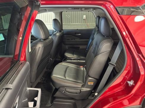 Used 2023 Nissan Pathfinder SL w/ SL Premium Package AWD/4WD image 12
