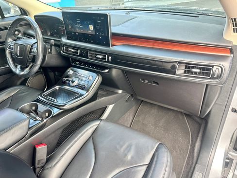 Used 2023 Lincoln Nautilus Reserve w/ Equipment Group 201A FWD image 8