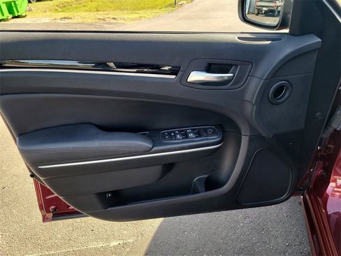 Used 2023 Chrysler 300 Touring L image 14