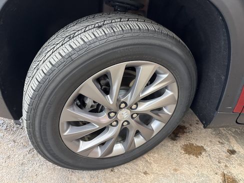 Used 2025 Buick Enclave Preferred image 5