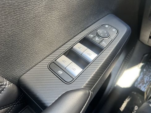 Used 2024 Mitsubishi Outlander SEL image 39