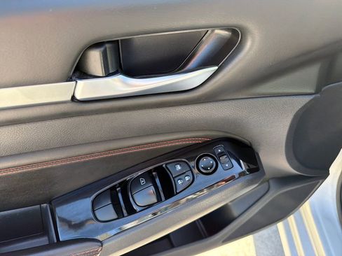 Used 2023 Nissan Altima 2.5 SR FWD image 17