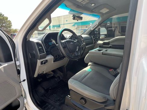 Used 2018 Ford F250 XL w/ Power Equipment Group RWD image 18