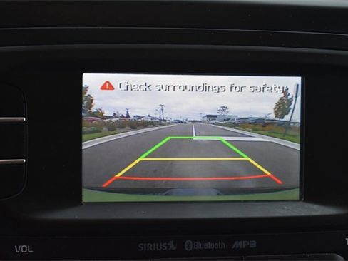 Used 2016 Kia Soul + image 28