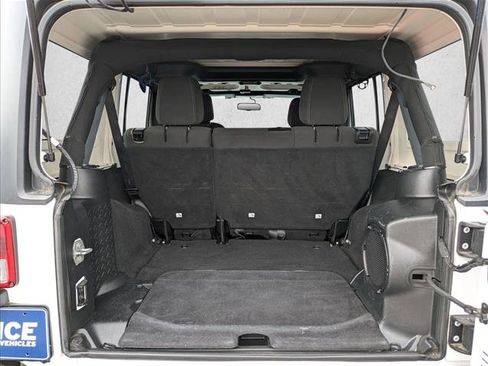 Used 2014 Jeep Wrangler Unlimited Rubicon w/ Connectivity Group AWD/4WD image 6