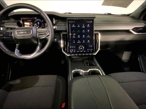 Used 2025 GMC Acadia Elevation AWD/4WD image 15