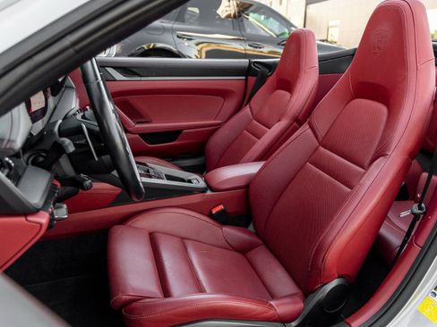 Certified 2022 Porsche 911 Carrera image 5