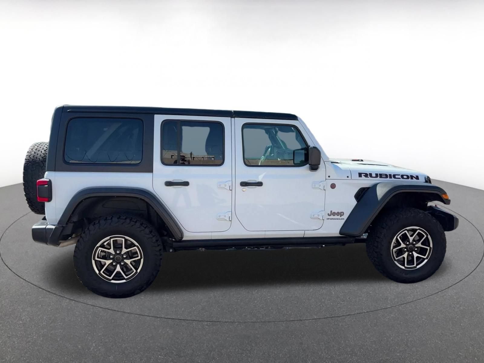 Used 2025 Jeep Wrangler Unlimited Rubicon AWD/4WD image 15