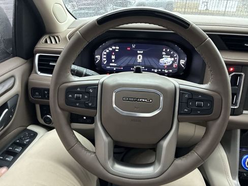 Used 2024 GMC Yukon Denali w/ Denali Reserve Package image 14