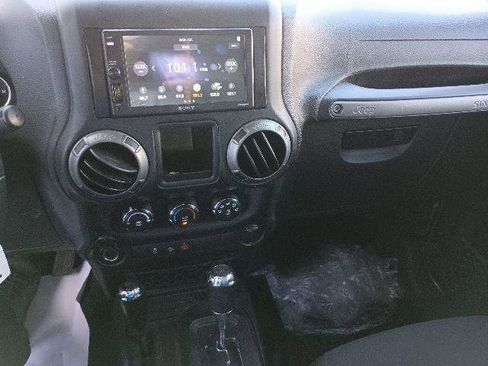 Certified 2018 Jeep Wrangler Sport AWD/4WD image 8