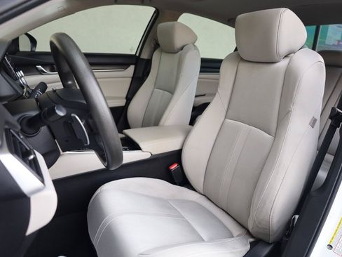 Used 2019 Honda Accord EX image 18