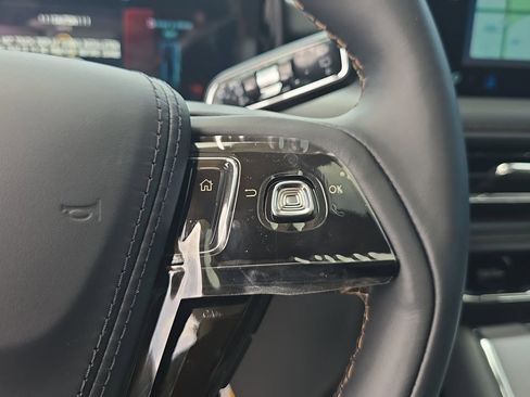 New 2026 Lincoln Aviator 2WD w/ Jet Appearance Package image 21