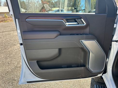 New 2026 GMC Sierra 2500 Denali w/ Denali Reserve Package AWD/4WD image 11