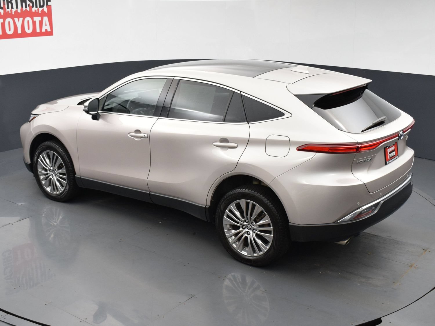Used 2023 Toyota Venza Limited AWD/4WD image 29