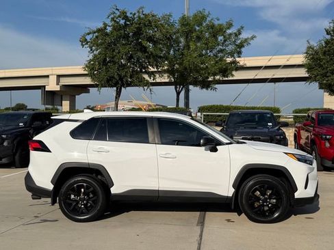 Used 2023 Toyota RAV4 LE AWD/4WD image 6