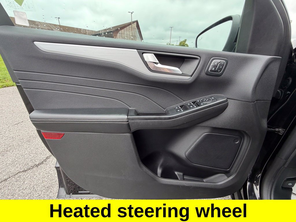 Used 2025 Ford Escape Platinum AWD/4WD image 14