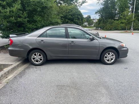 Used 2004 Toyota Camry LE FWD image 4
