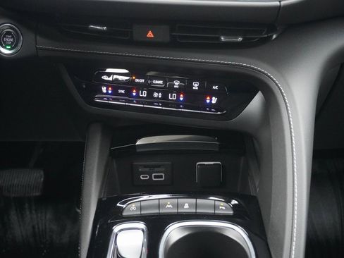 Used 2022 Buick Envision Avenir w/ Safety Package image 27