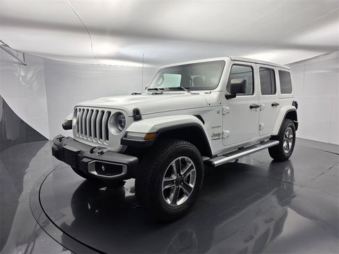 Used 2019 Jeep Wrangler Unlimited Sahara w/ Dual Top Group image 8