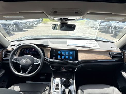 New 2026 Volkswagen Atlas SE image 24