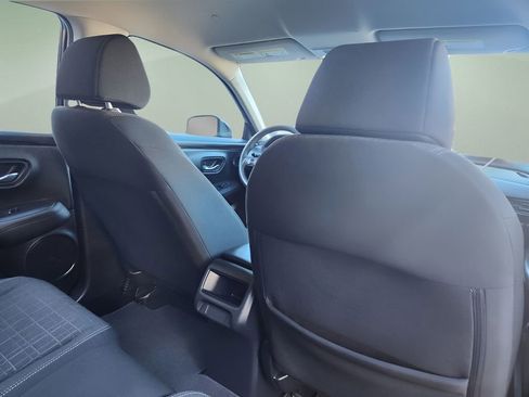 Used 2023 Honda HR-V LX image 16