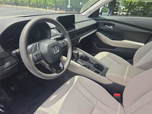Used 2023 Honda Accord EX image 15