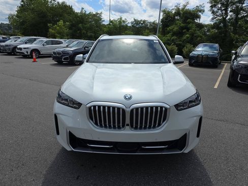 Used 2026 BMW X5 xDrive50e AWD/4WD image 9