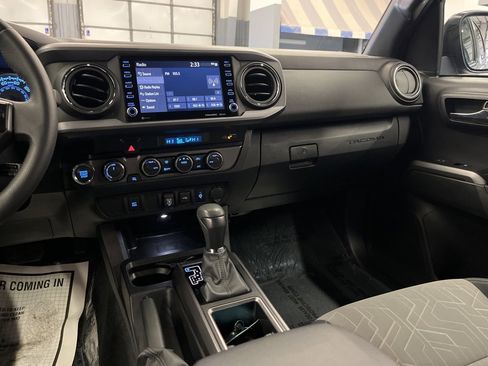 Used 2023 Toyota Tacoma TRD Off-Road image 24