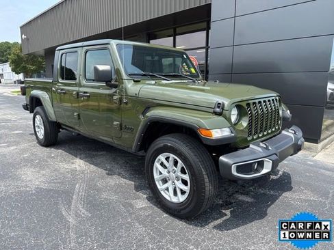 Used 2023 Jeep Gladiator Sport AWD/4WD image 1