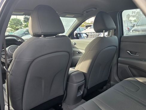 Certified 2025 Hyundai Elantra Sport image 10