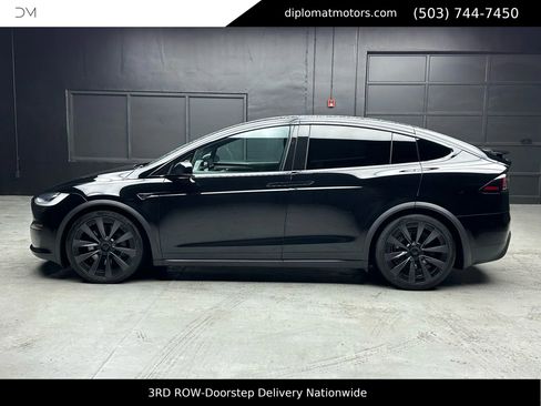 Used 2022 Tesla Model X image 3